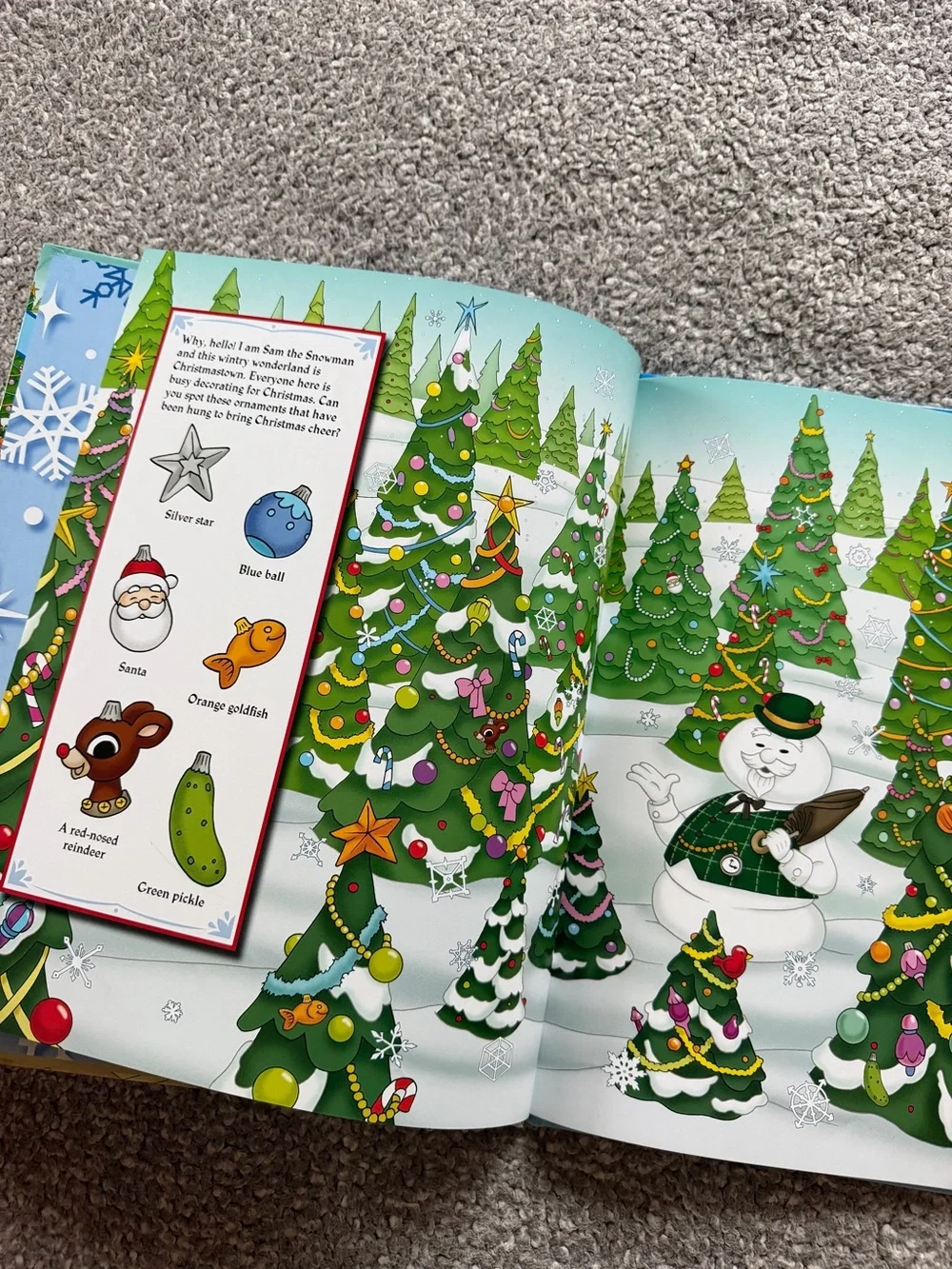 Rudolph the Red-Nosed Reindeer Look and Find Book